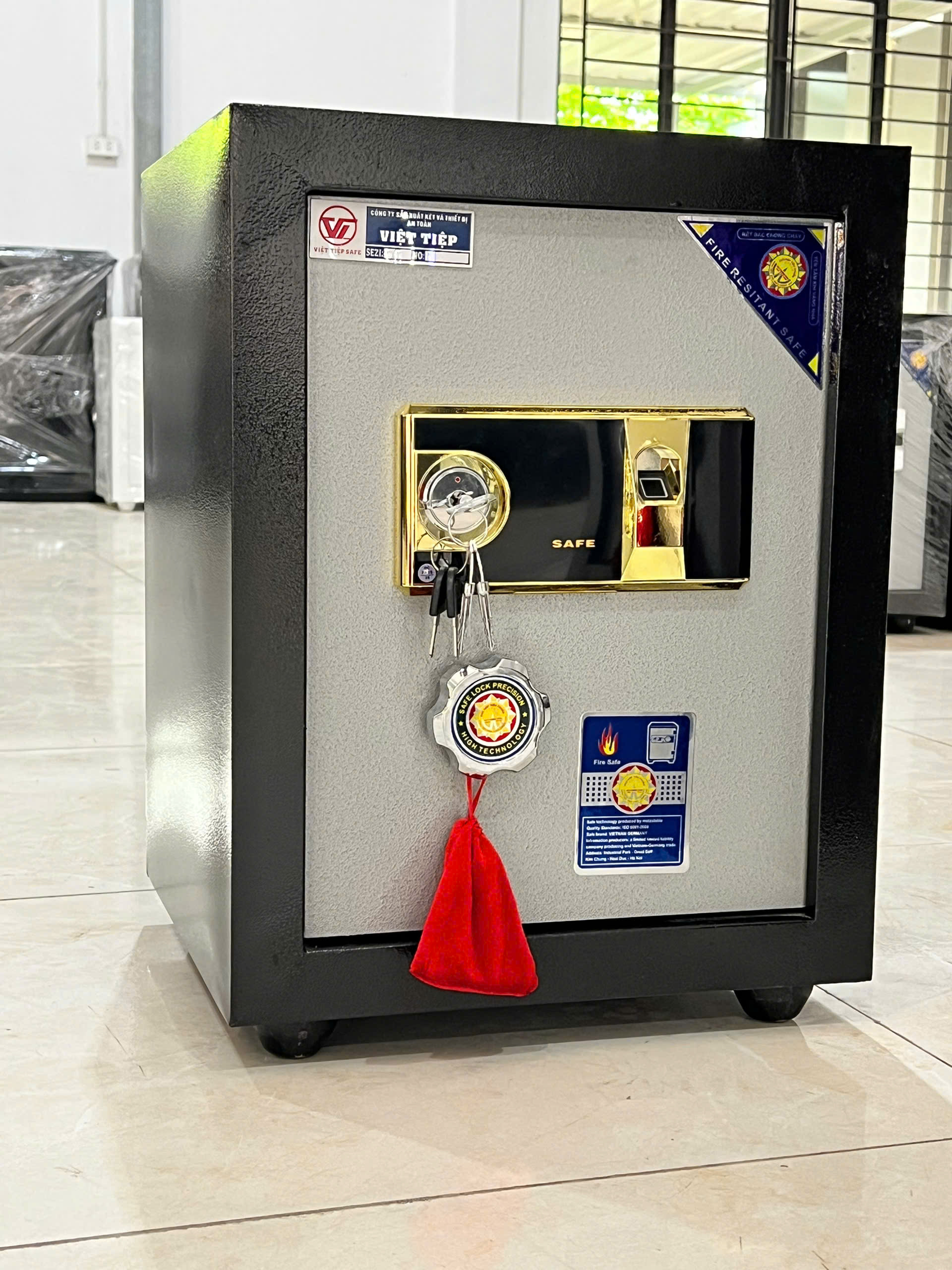 Két Sắt Việt Tiệp Mẫu K25 Khóa cơ Két Sắt Việt Tiệp Mẫu K25 Khóa cơ