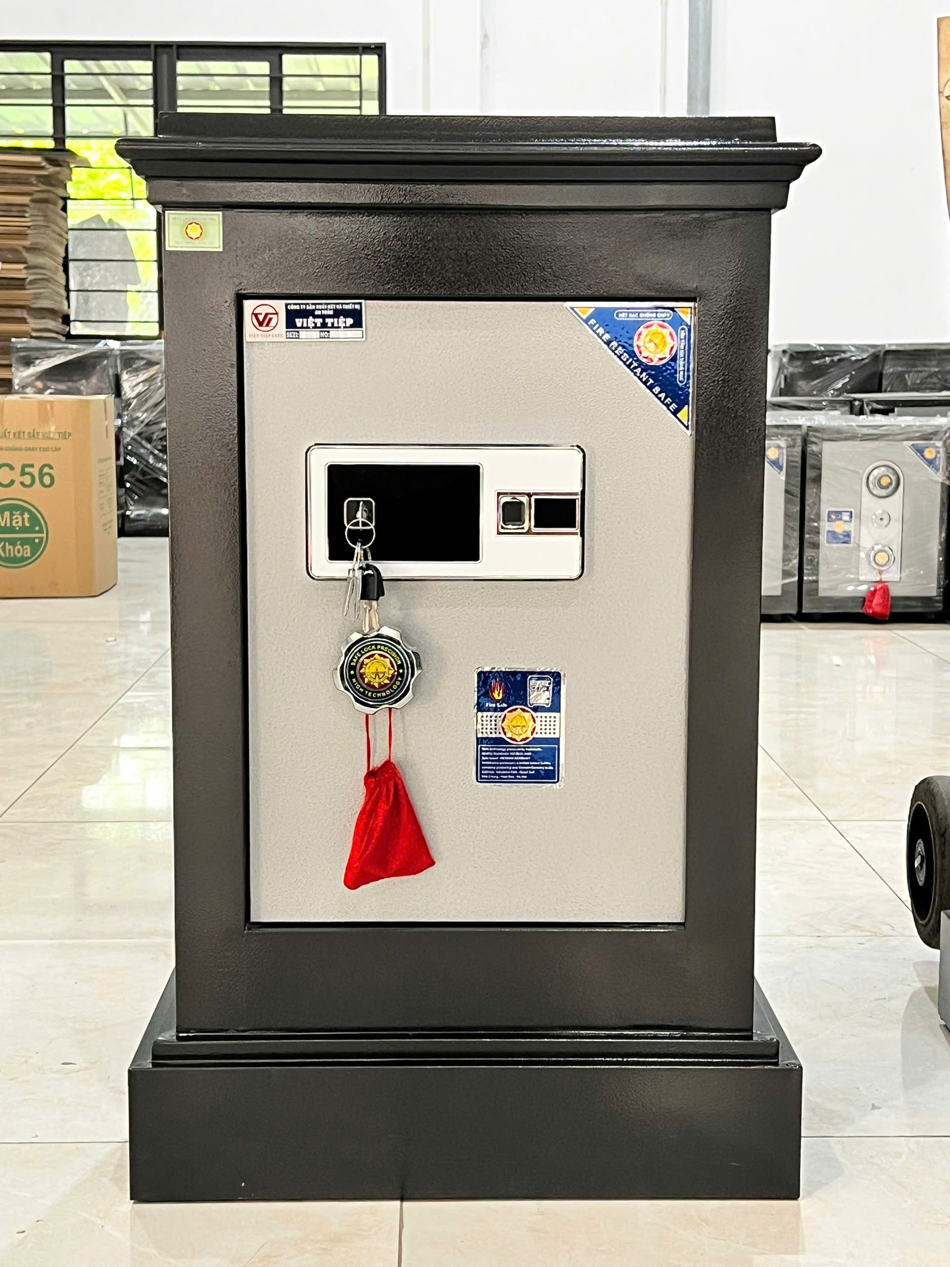 Két sắt Việt Tiệp K55 khóa điện tử vân tay