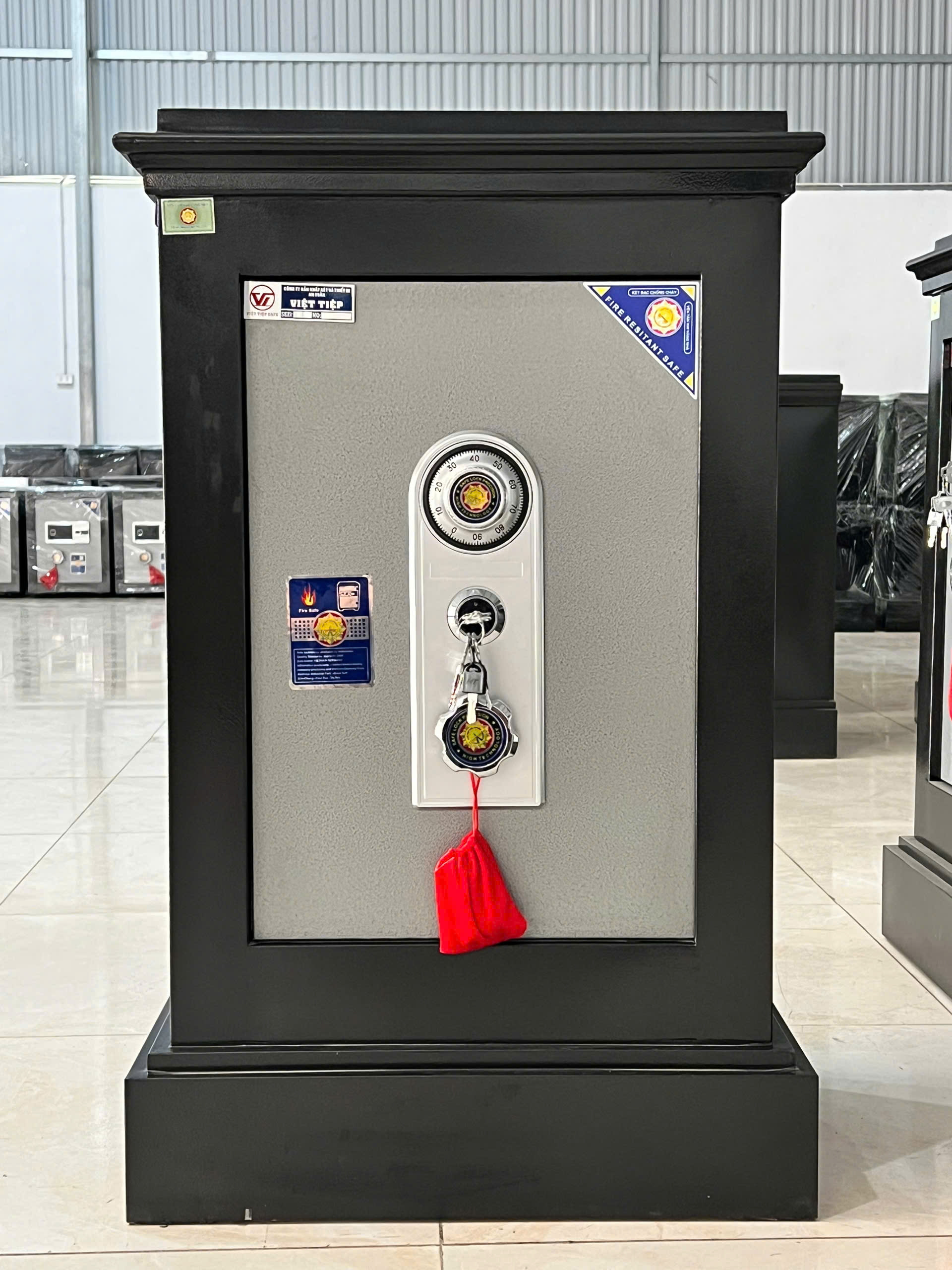 Két sắt Việt Tiệp K65 khóa cơ