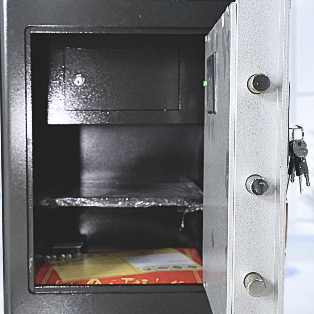 Két sắt Việt Tiệp Mẫu VT51 khóa vân tay điện tử cánh đen Két sắt Việt Tiệp Mẫu VT51 khóa vân tay điện tử cánh đen